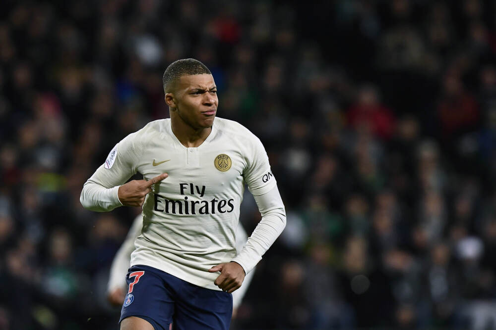 美联储预计维持利率不变